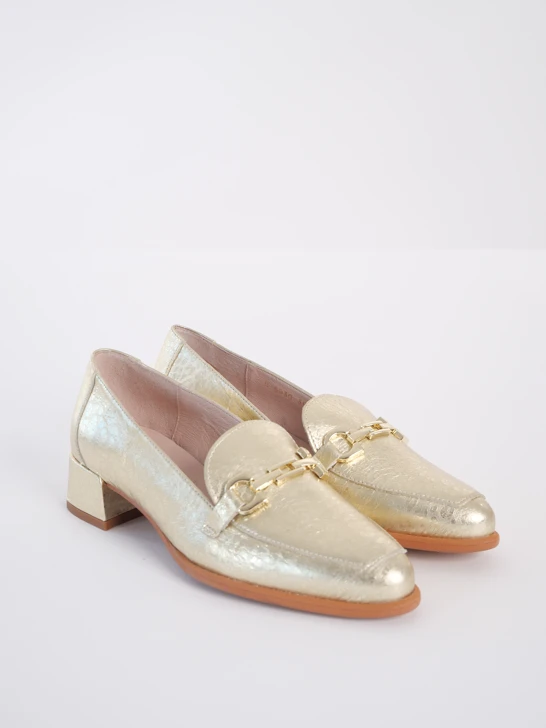 Złote loafersy damskie WONDERS