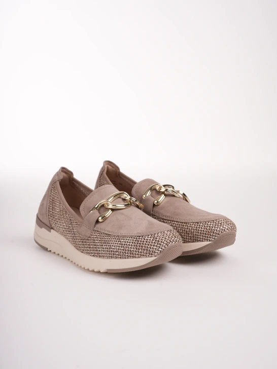 Brązowe loafersy damskie CAPRICE