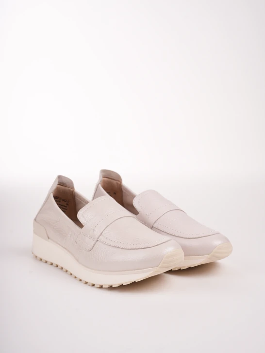 Damskie loafersy CAPRICE w kolorze beżowym