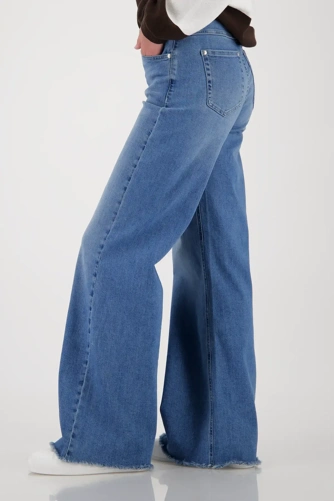 Niebieskie jeansy damskie MONARI CAPE TOWN (3)